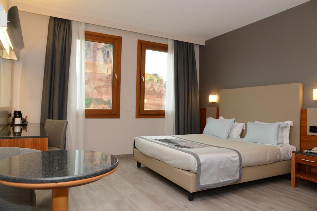 Albergo Roma, BW Signature Collection كاستيلفرانكو فينيتو المظهر الخارجي الصورة
